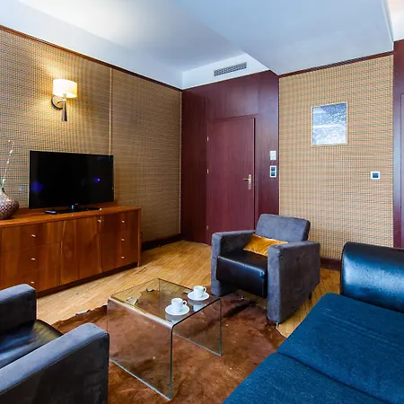 Grand Boutique Hotel 4*