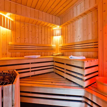 Grand Boutique Hotel 4*