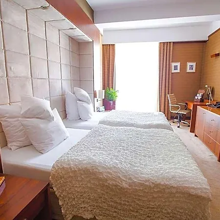 Grand Boutique Hotel 4*