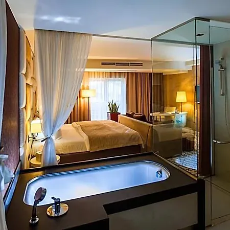 Grand Boutique Hotel