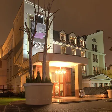 Grand Boutique Hotel 4*